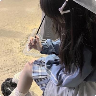 心不在焉的服务生